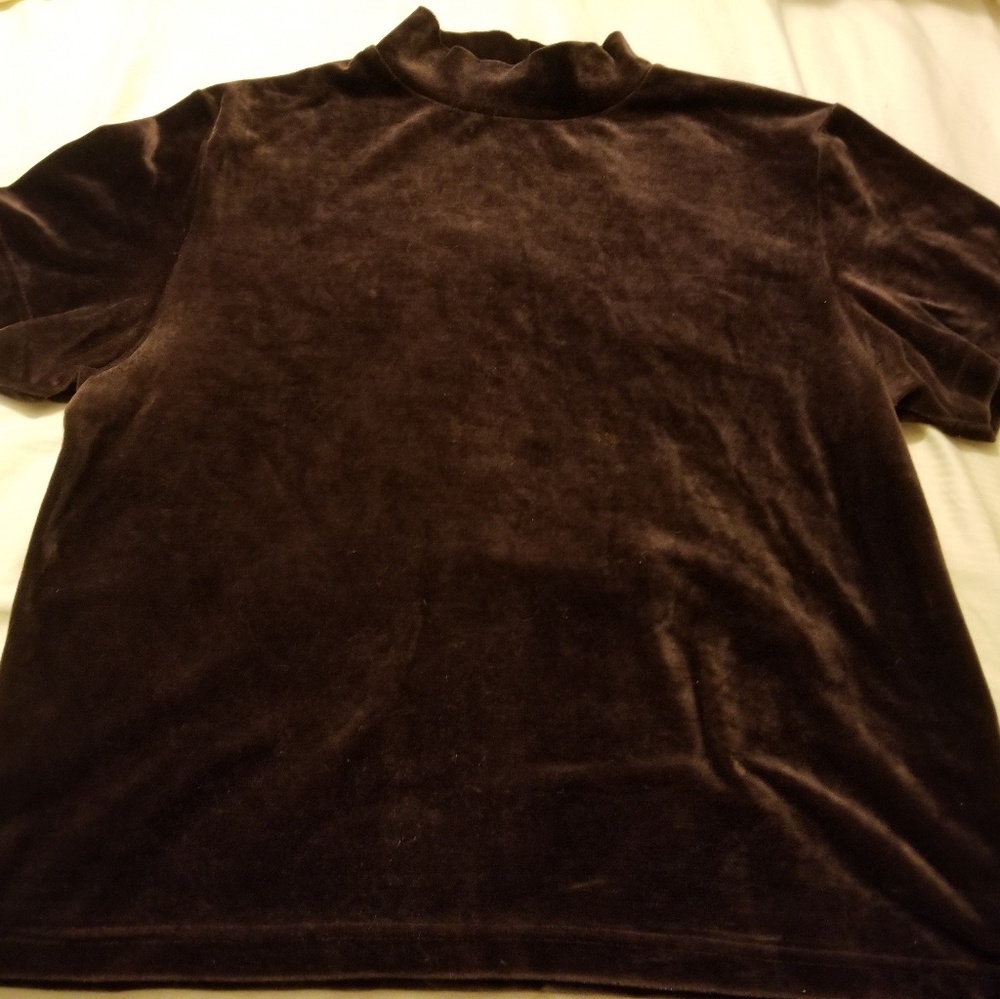 Short sleeved velour